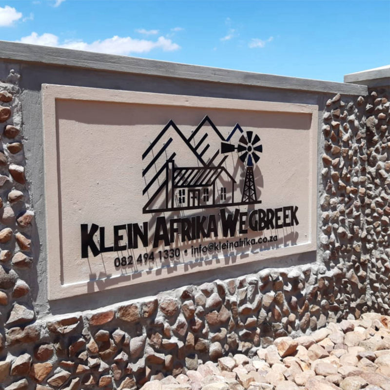 Klein Afrika Wegbreek — custom lettering design